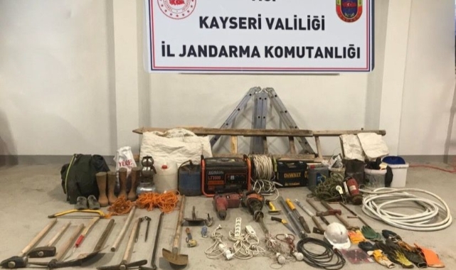İzinsiz kazı yapan şahıslara suçüstü