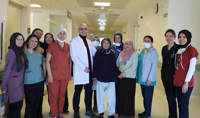 Karın ağrısıyla hastaneye gitti, karnından 35 santimlik kitle çıktı