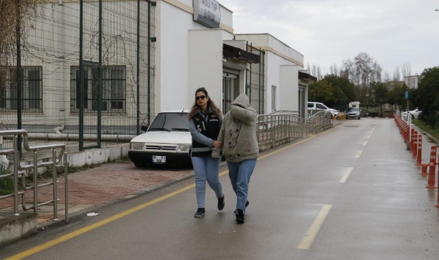 Kendisini kamu görevlisi olarak tanıtıp 8 kişiyi dolandırdı