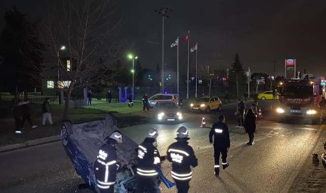 Kırmızı ışık ihlali: Araç takla attı