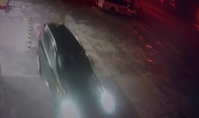 Lüks otomobille benzin istasyonuna daldı