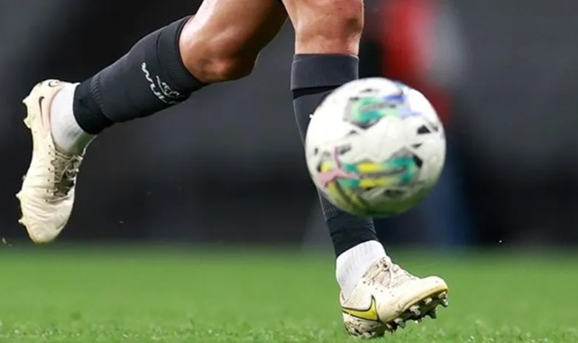 Maç sırasında yıldırım düştü 2 futbolcu vefat etti