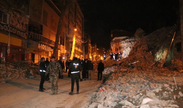 Malatya'da 6 katlı bina çöktü