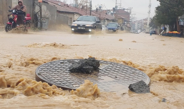 Malatya’da cadde göle döndü