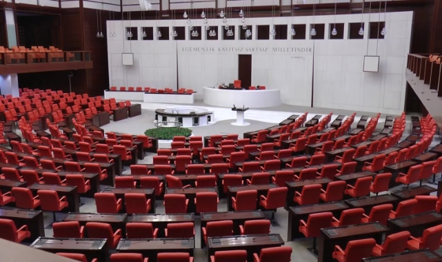 Meclis'in gündeminde emekli maaşı ve yargı paketi var