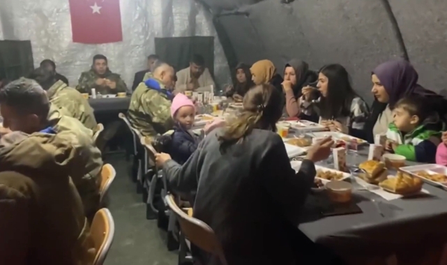 Mehmetçik şehit aileleriyle iftarda buluştu