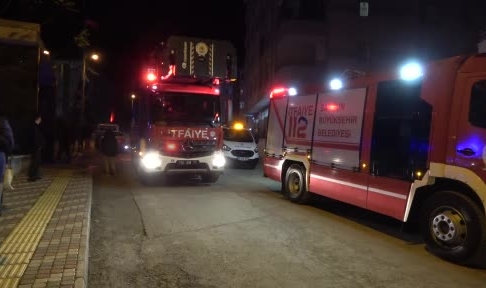 Meşaleli doğum günü kutlaması paniğe neden oldu