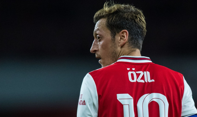 Mesut Özil futbolu bıraktığını açıkladı!