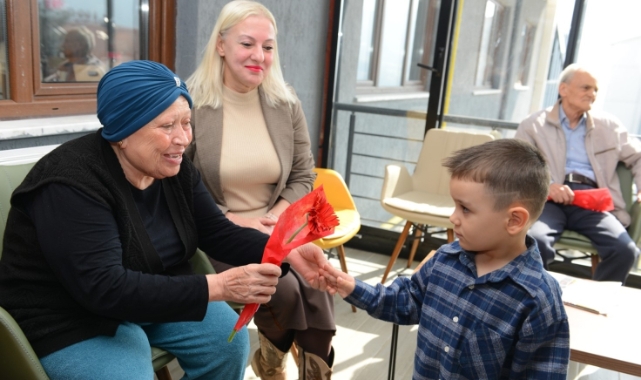 Minik kalpler büyüklere dokundu
