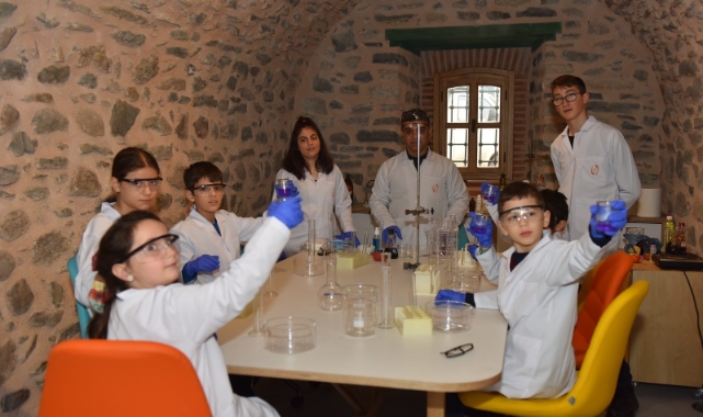 Molla Yegan Çocuk Üniversitesi’nde ders zili çaldı