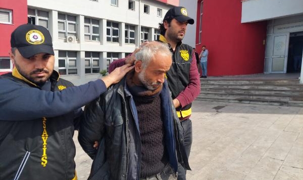 Motosiklet hırsızı, klima çalarken yakalandı