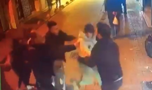 Omuz atma kavgasında birbirlerine girdiler