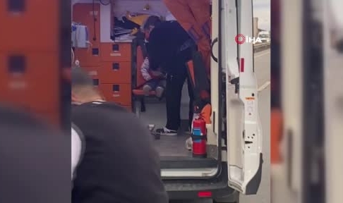 Otomobil bariyerlere çarptı! 3 yaralı