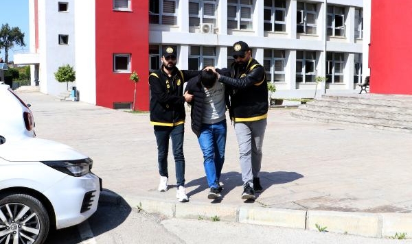 Oturdukları evi isteyen ağabeyini öldürdü