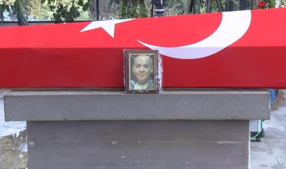 Oyuncu İsmail Köksal Engür son yolculuğuna uğurlandı