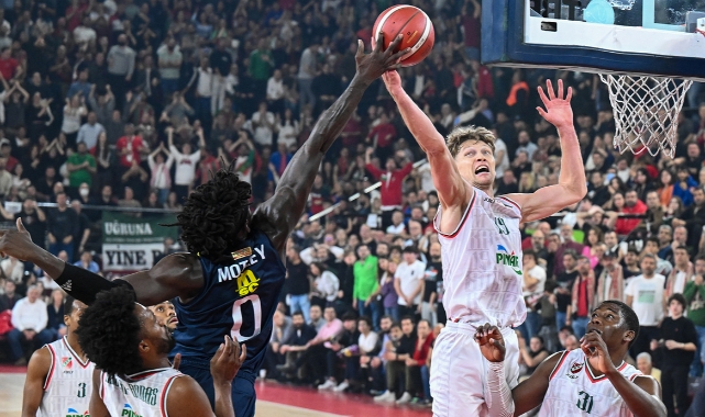 Pınar Karşıyaka Fenerbahçe Beko'nun serisine son verdi