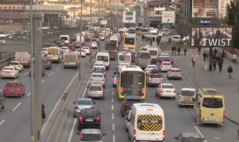 Ramazan'ın ilk gününde trafik yüzde 63’e ulaştı