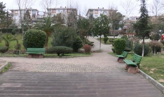Şakalaşmayla başlayan kavgada kan aktı!