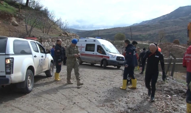 Sel sularına kapılan hamile kadının cenazesine ulaşıldı