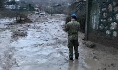 Selde kaybolan vatandaşlar drone ile aranıyor