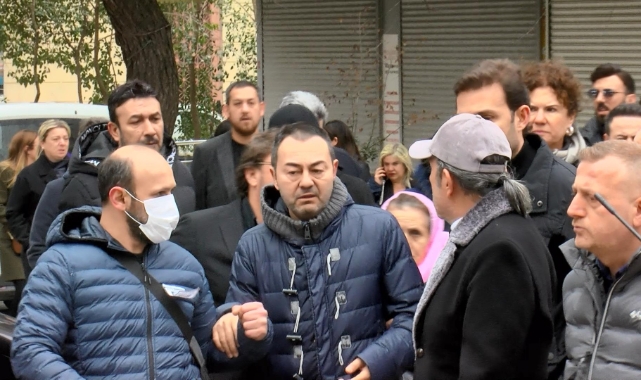 Serdar Ortaç kardeşini son yolculuğuna uğurladı