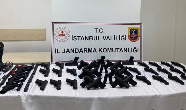 Silah parçalarını birleştirerek tabancaya dönüştürmüşler