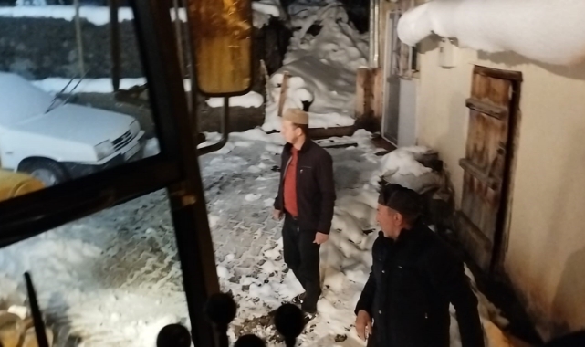 Sivas'ta bazı köy yolları ulaşıma kapandı