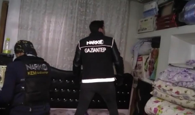 Sosyal medyada yasaklı madde paylaşımına 11 gözaltı