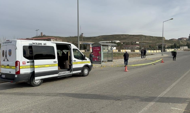 Talihsiz kadın, Kadınlar Günü'nde otobüs beklediği durakta öldürüldü