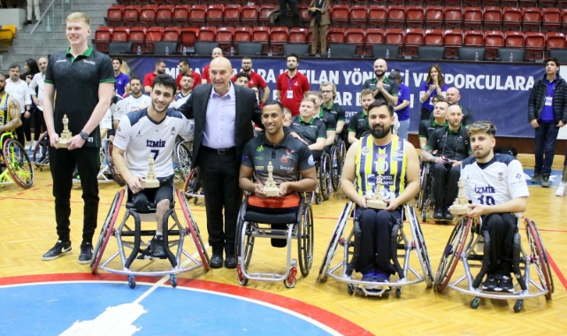 Tekerlekli Sandalye Basketbol maçında kıyasıya mücadele
