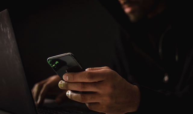 Telefondaki sese inandı, 720 bin lirasını kaptırdı