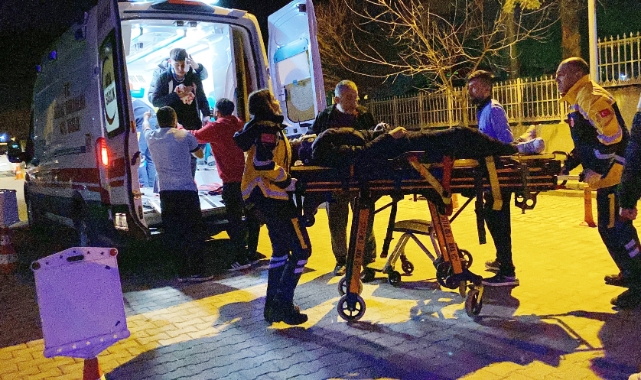 TIR ile otomobil çarpıştı