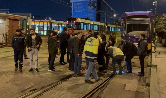 Tramvay raydan çıktı seferler aksadı