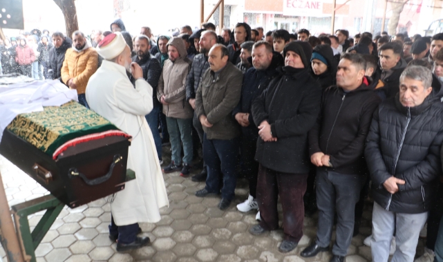 Tramvay yolunda can veren gence acı veda