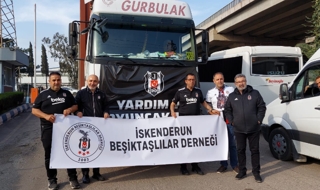Tribünlerinden atılan oyuncaklar, çocuklara ulaştı