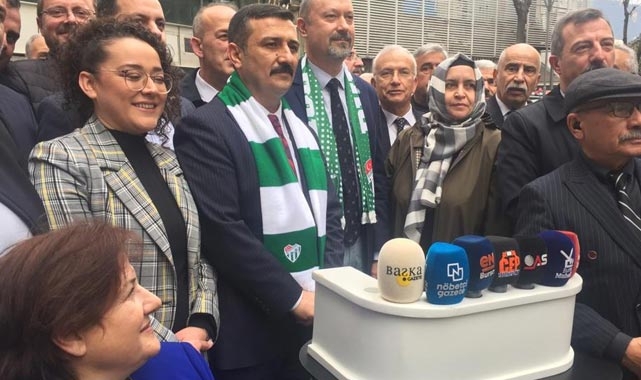 Türkoğlu’ndan miting gibi adaylık açıklaması