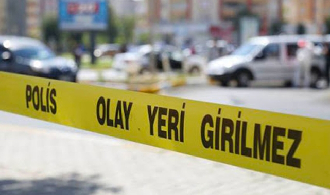 Üç yaşındaki kızını bıçaklayarak öldürdü!