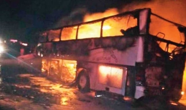 Umrecileri taşıyan otobüs alev topuna döndü! 20 ölü, 29 yaralı