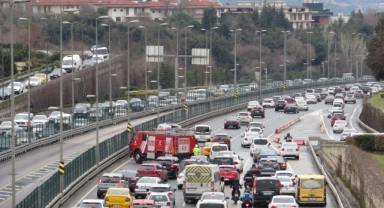 Üsküdar'da yağmur kazaya neden oldu