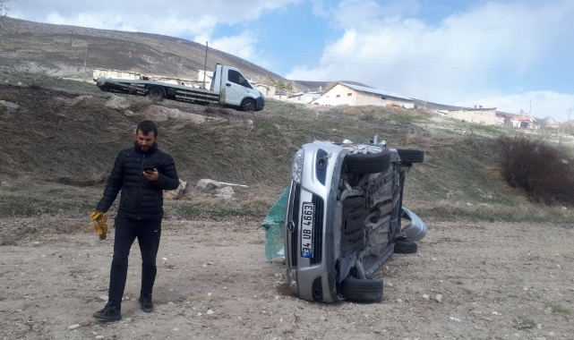 Virajı alamayan otomobil takla attı