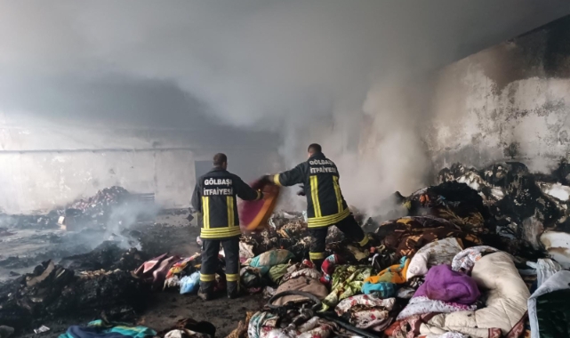 Yardım malzemelerinin bulunduğu depoda yangın