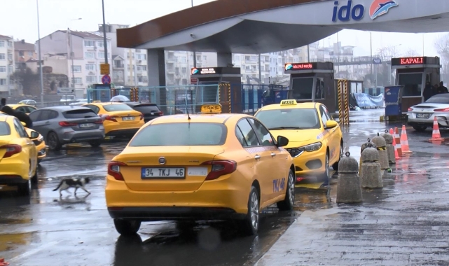 Yenikapı'da taksicilerin "sefer iptal" oyunu