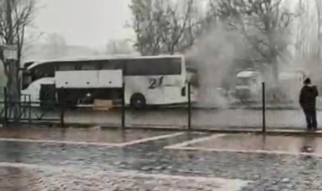 Yolcu otobüsünde korkutan yangın