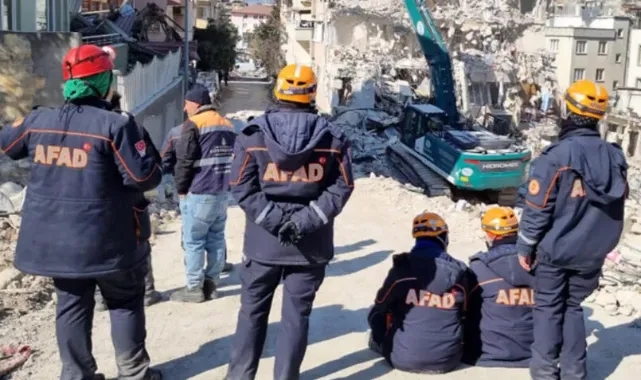 YSK deprem bölgesindeki incelemelerini tamamladı
