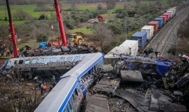 Yunanistan'da tren kazası 43 can kaybına neden oldu