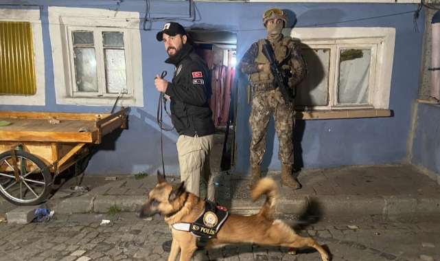 Zehir tacirlerine helikopter destekli eş zamanlı şafak operasyonu