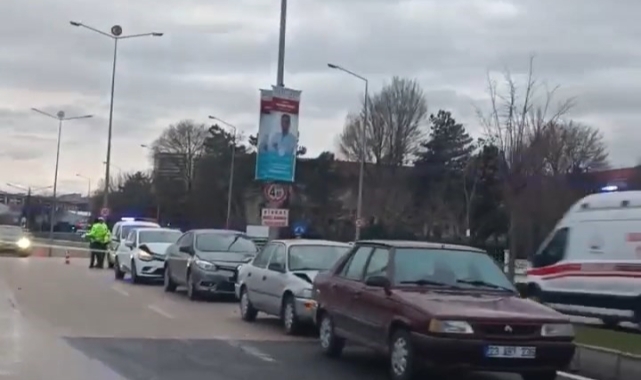 Zincirleme trafik kazasında 1 kişi yaralandı