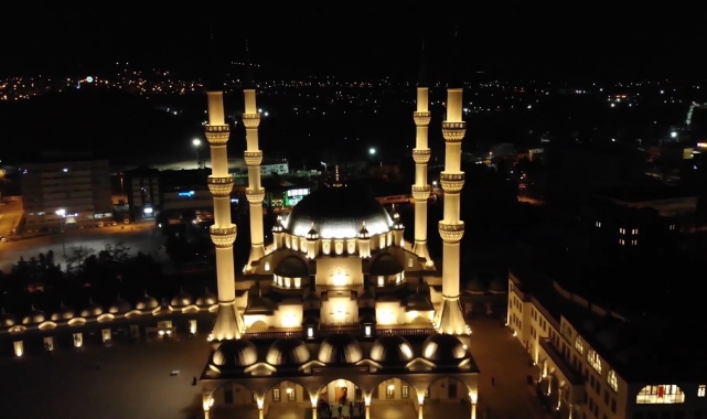 7'den 70'e herkes camilere akın etti