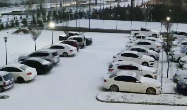 Aksaray dolu yağışıyla beyaza büründü