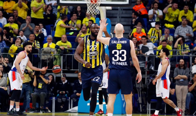 Anadolu Efes'in play-off umutlarını Fenerbahçe Beko bitirdi!